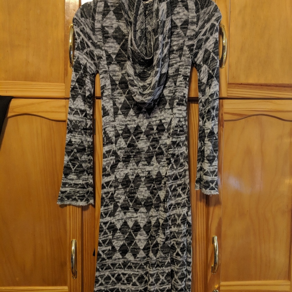 Mystree Long Hooded Button Down Duster. Like New. - image 3